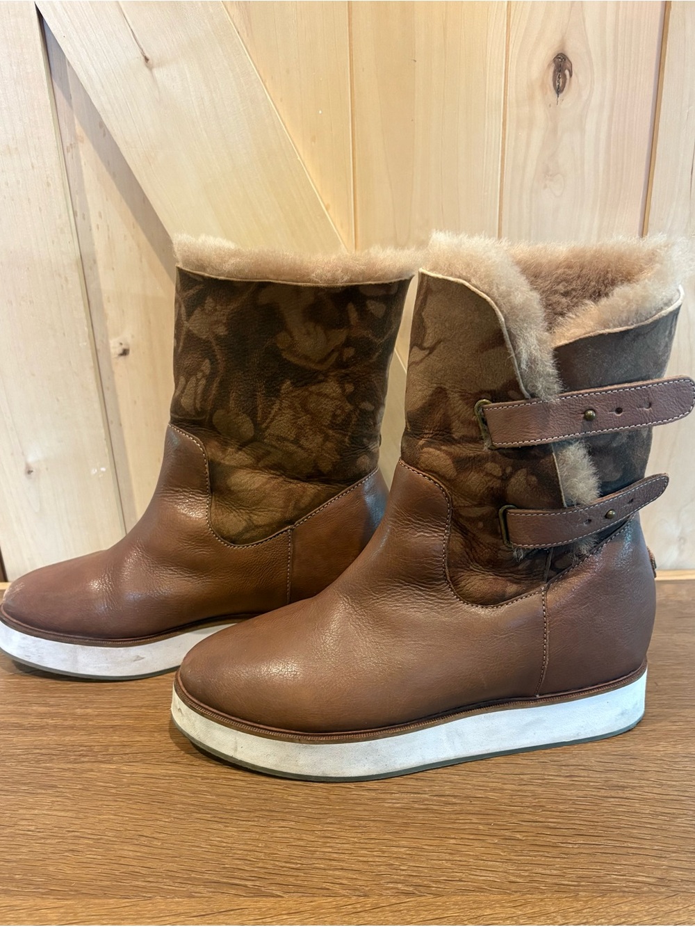 Australia Luxe Collective Brown Shearling-Lined Boots